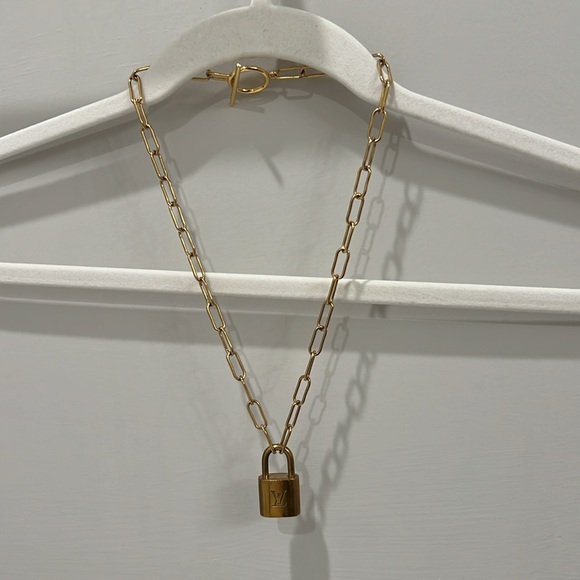 Louis Vuitton Lock and Chain - Picture 7 of 7